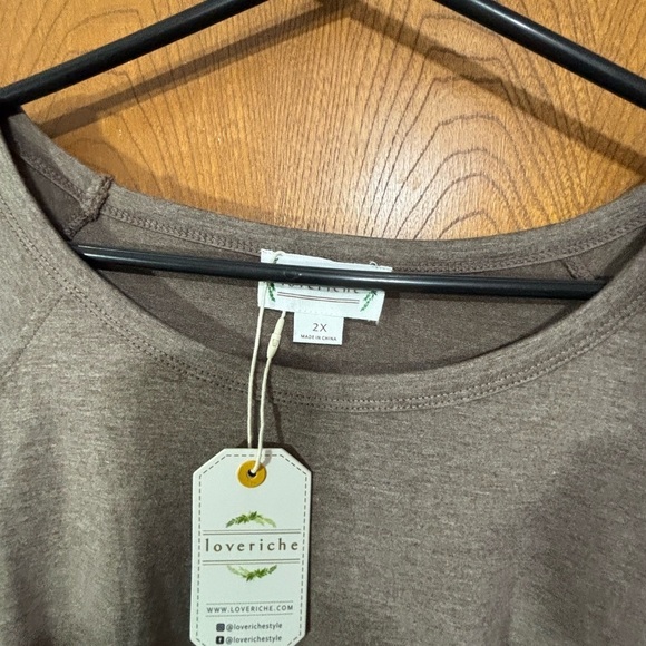 LoveRiche Long Ruffled Sleeve Light Brown Tee Tunic
2X
NWT - Picture 4 of 4